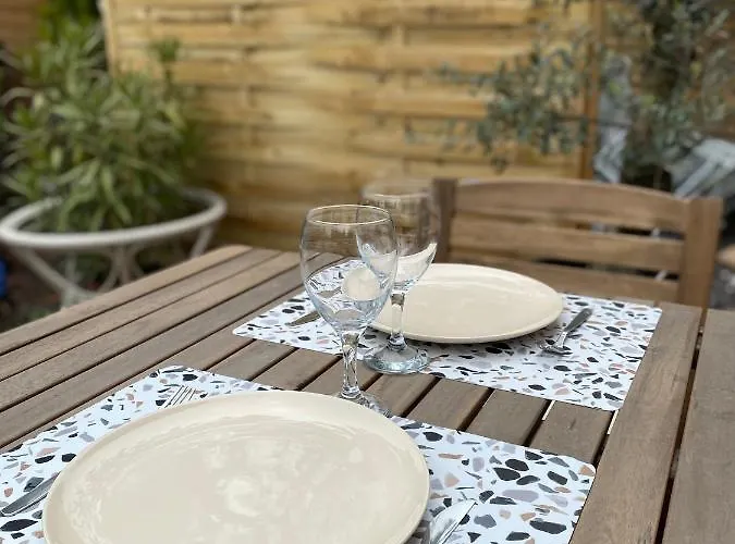 La Suite Dandy - Beau T2 -Terrasse, Parking Gratuit, Climatisation
